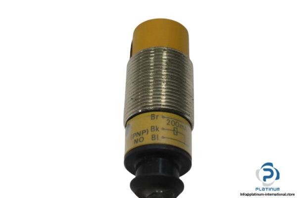 omron-E2E-X10MF1-G-cylindrical-proximity-sensor-(used)-1