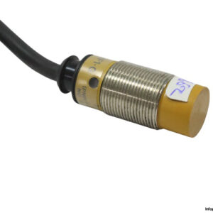 omron-E2E-X10MF1-G-cylindrical-proximity-sensor-(used)-2