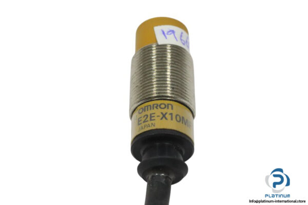 omron-E2E-X10MF1-G-cylindrical-proximity-sensor-(used)-4