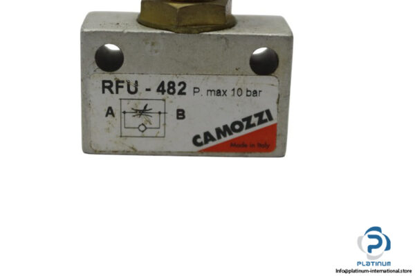 camozzi-RFU-482-flow-control-valve-(used)-1