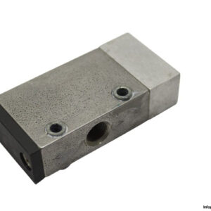 bosch-0-820-031-001-solenoid-valve-without-coil-(used)-1