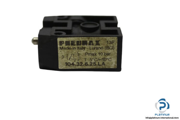 pneumax-104.32.6.25.LA-mechanical-valve-(used)-2