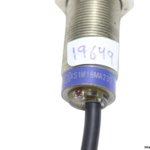 telemecanique-XS1M18MA230-inductive-proximity-switch-used-2
