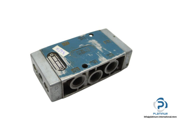 wabco-5710051100-pneumatic-directional-control-valve-(Used)