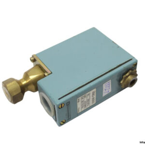telemecanique-XMJ-A003-pressure-switch-(New)