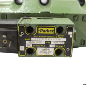 Parker-D81VW-20-B-1-N-Y-P-70-directional-control-valve(used)-1