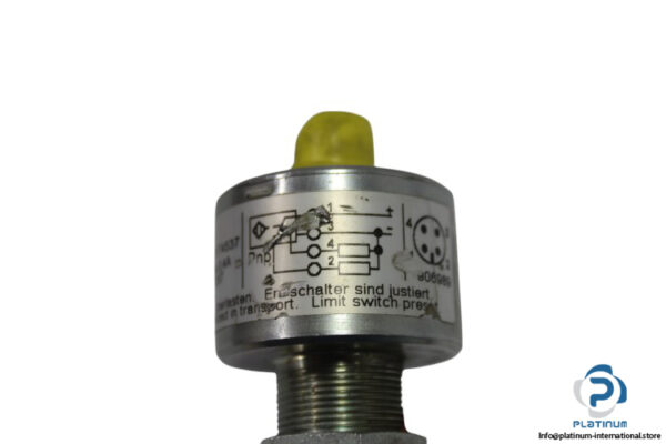 Rexroth-R900948007-solenoid-operated-directional-valve(used)-3