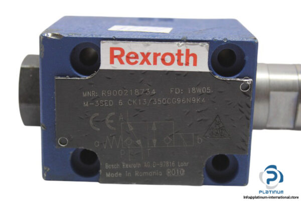 Rexroth-R900218734-directional-control-valve-without-coil(used)-2