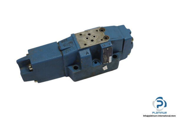 rexroth-R900571529-directional-control-valve-(used)