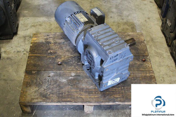 sew-s77-dt90l4_bmg_th-helical-worm-gearmotor-2