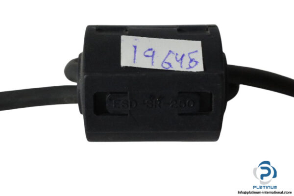 nec_tokin-ESD-SR-250-core-for-round-cable-used-3