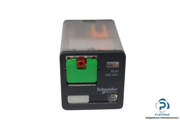 schneider-RUMC32P7-universal-plug-in-relay-new-2