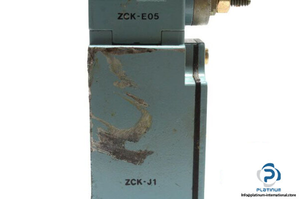 telemecanique-zck-j1-limit-switch-used-3