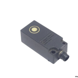 baumer-UNDK-20U6914_S35A-ultrasonic-distance-measuring-sensor-used