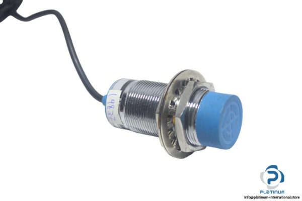 omron-E2K-X15MY1-proximity-sensor-used-1