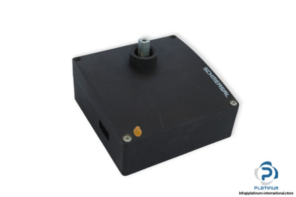 schmersal-AZ_AZM-200-B30-RAG1-door-handle-actuator-(New)