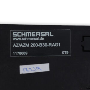 schmersal-AZ_AZM-200-B30-RAG1-door-handle-actuator-(New)-1