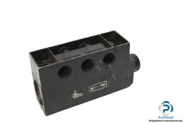 Martonair-M-1704-B-2-air-pilot-valve(used)