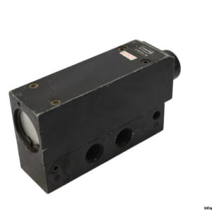 Martonair-M-1704-B-2-air-pilot-valve(used)-1