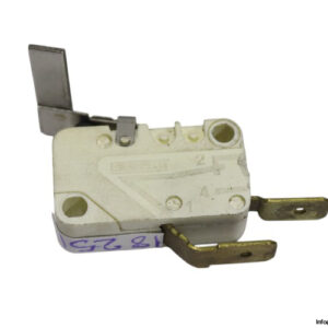 crouzet-U83161.8-micro-switch(used)-1