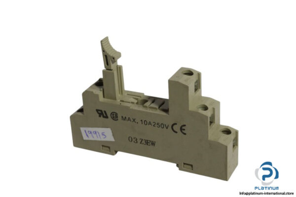 omron-03-Z3EW-relay-socket-(used)