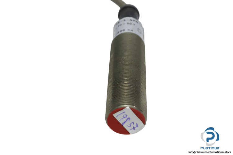 selet b 18 5 npn no proximity sensor selet-B-18-5-NPN-NO-proximity-sensor-(used)-1