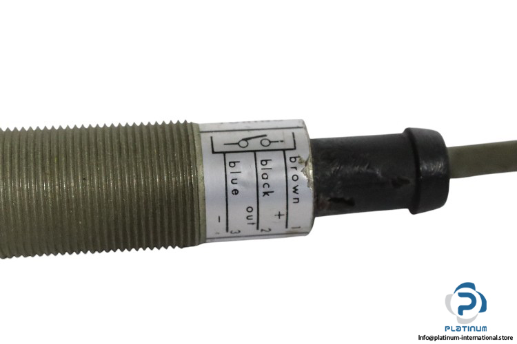 selet b 18 5 npn no proximity sensor selet-B-18-5-NPN-NO-proximity-sensor-(used)-3