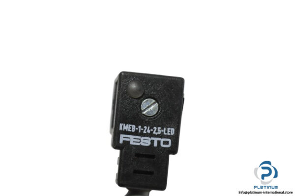 festo-KMEB-1-24-2.5-LED-plug-socket-with-cable-used