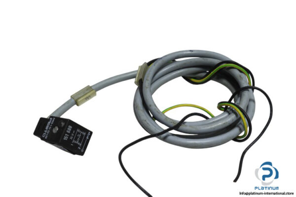 festo-KMEB-1-24-2.5-LED-plug-socket-with-cable-used-2