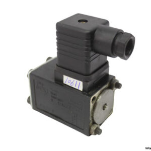 h-l-E220_5-H-directional-control-valve-(used)