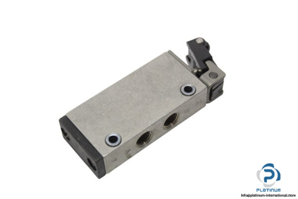 bosch-0-820-403-002-roller-lever-valve-(new)-1