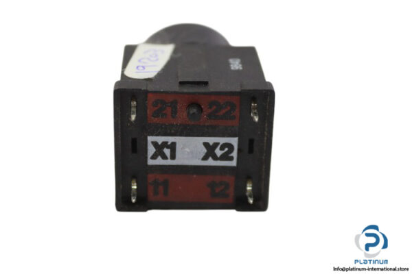 telemecanique-DPB-02-switching-contact-block-used-1