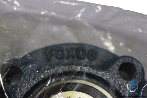 nachi-UCFCX06-round-flange-ball-bearing-unit-new-carton-2