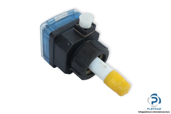 Burkert-8225-FKM-PVDF-55T-C-0.01-conductivity-transmitter(used)