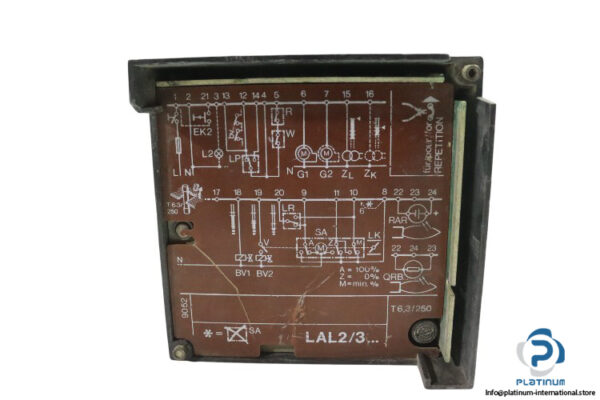landis-&-GYR-LAL2.25-oil-burner-controller-(used)-2