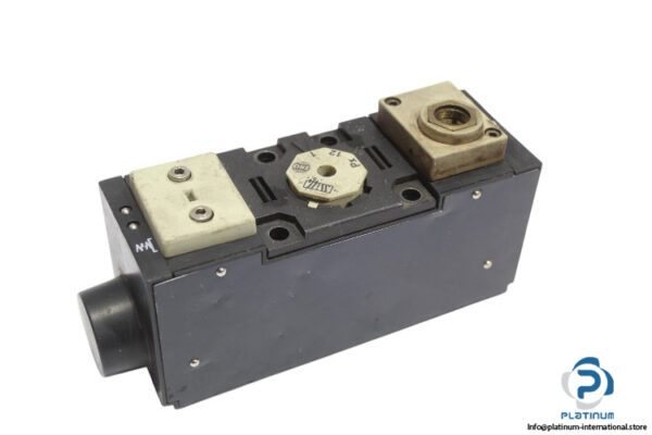 parker-PVNE15145-pneumatic-distributor-(Used)