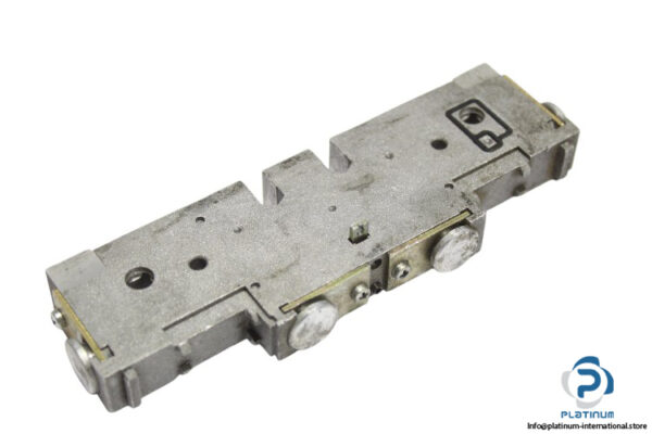 univer-PS15340-intermediate-supply-plate-(Used)-1