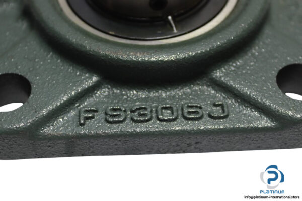 ntn-UCFS306-JD1-four-bolt-square-flange-unit-new-carton-2