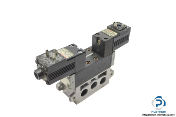 norgren-UM_22152_123_NH-double-solenoid-valve-(used)