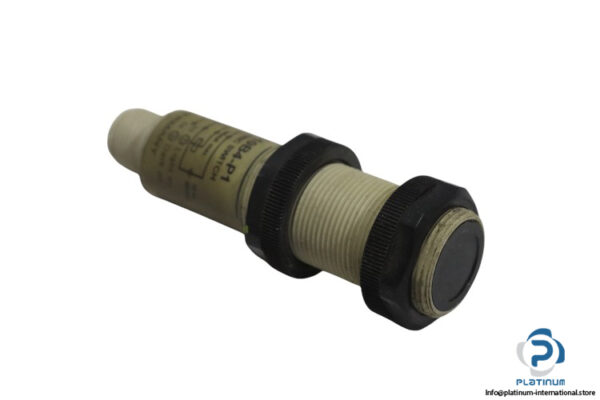 omron-E3F2-DS10B4-P1-diffuse-reflective-sensor(used)