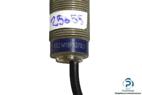 telemecanique-XS2-M18PA370L1-inductive-sensor(used)-2