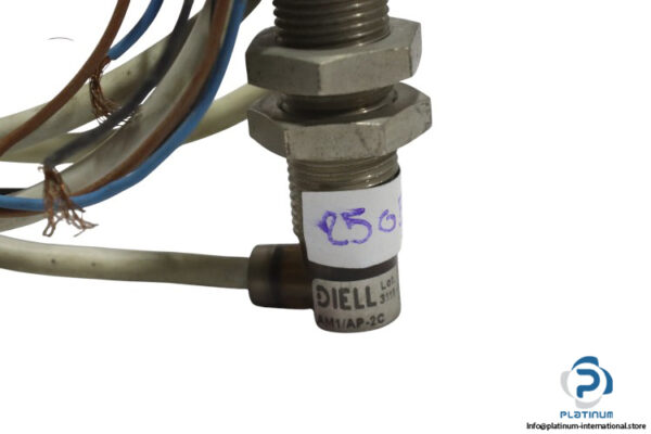 diell-AM1-AP-2C-cylindrical-inductive-sensor(used)-1