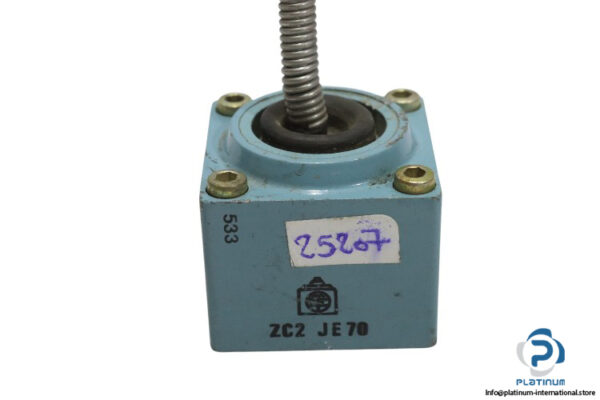 telemecanique-ZC2JE70-limit-switch-head(used)-1
