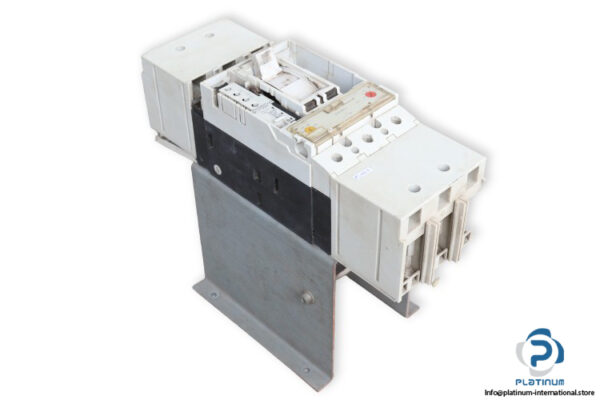 moeller-NZM2_3-XA24AC_DC-shunt-release-(used)