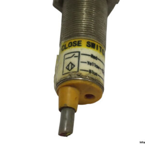 LJM18T-5Z_NK-proximity-switch-sensor-(used)-1