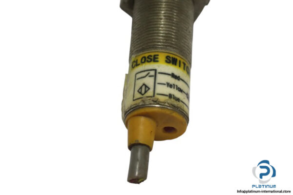 LJM18T-5Z_NK-proximity-switch-sensor-(used)-1