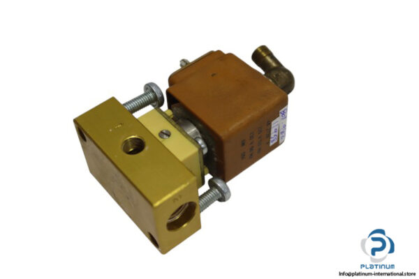 lucifer-E131F25-single-solenoid-valve-with-coil-(used)-1