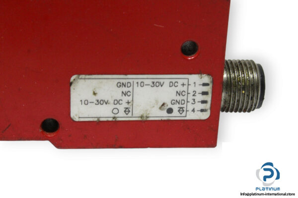 leuze-electronic-rk-18_4-dl-45-unpolarized-photoelectric-retro-reflective-sensor-1