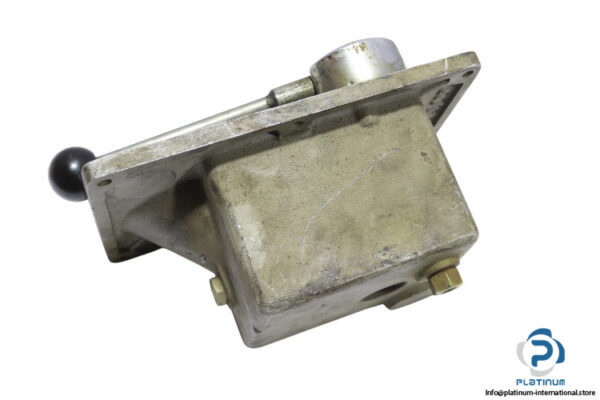 willy-vogel-P-1158-3-manual-lubrication-pump-(Used)-1