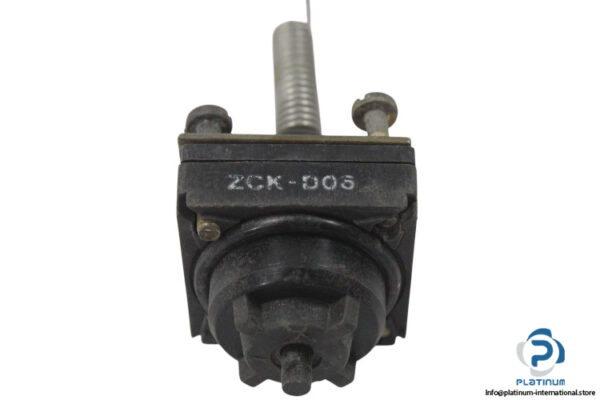 telemecanique-ZCKD06-limit-switch(used)-2